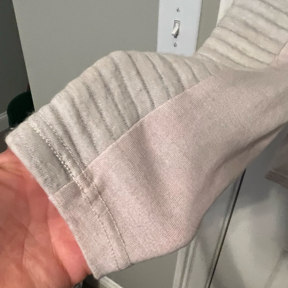 Kuhl woman’s pullover size XS - Picture 5 of 5